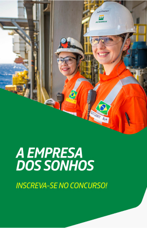 funcionários da Petrobras sorrindo ao fundo.